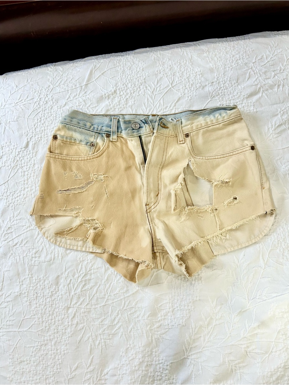 Boohoo Two-Tone Distressed Denim Shorts in Cream and Light Blue